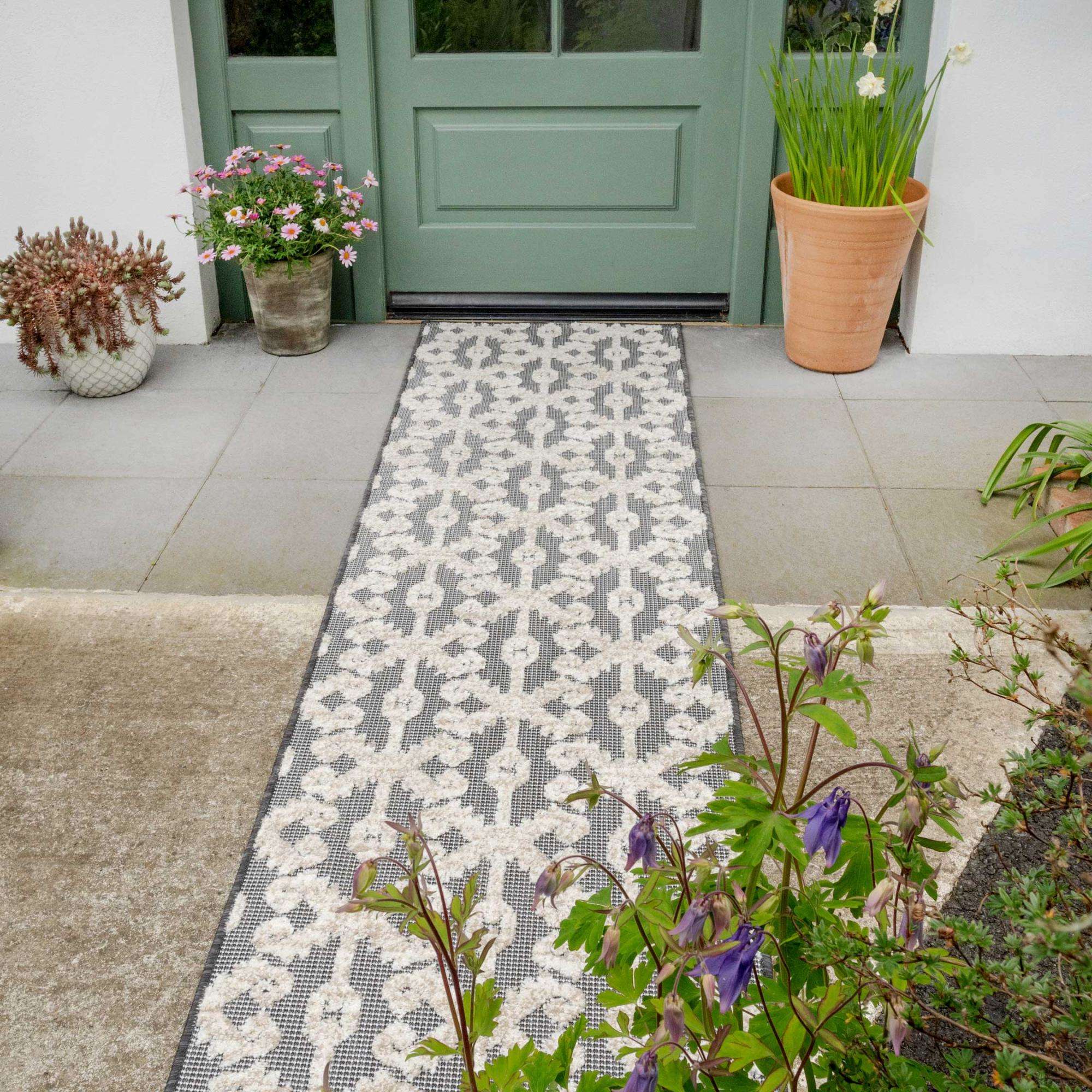 Soft Black Elegant Trellis Weatherproof Outdoor Runner Rug Runner