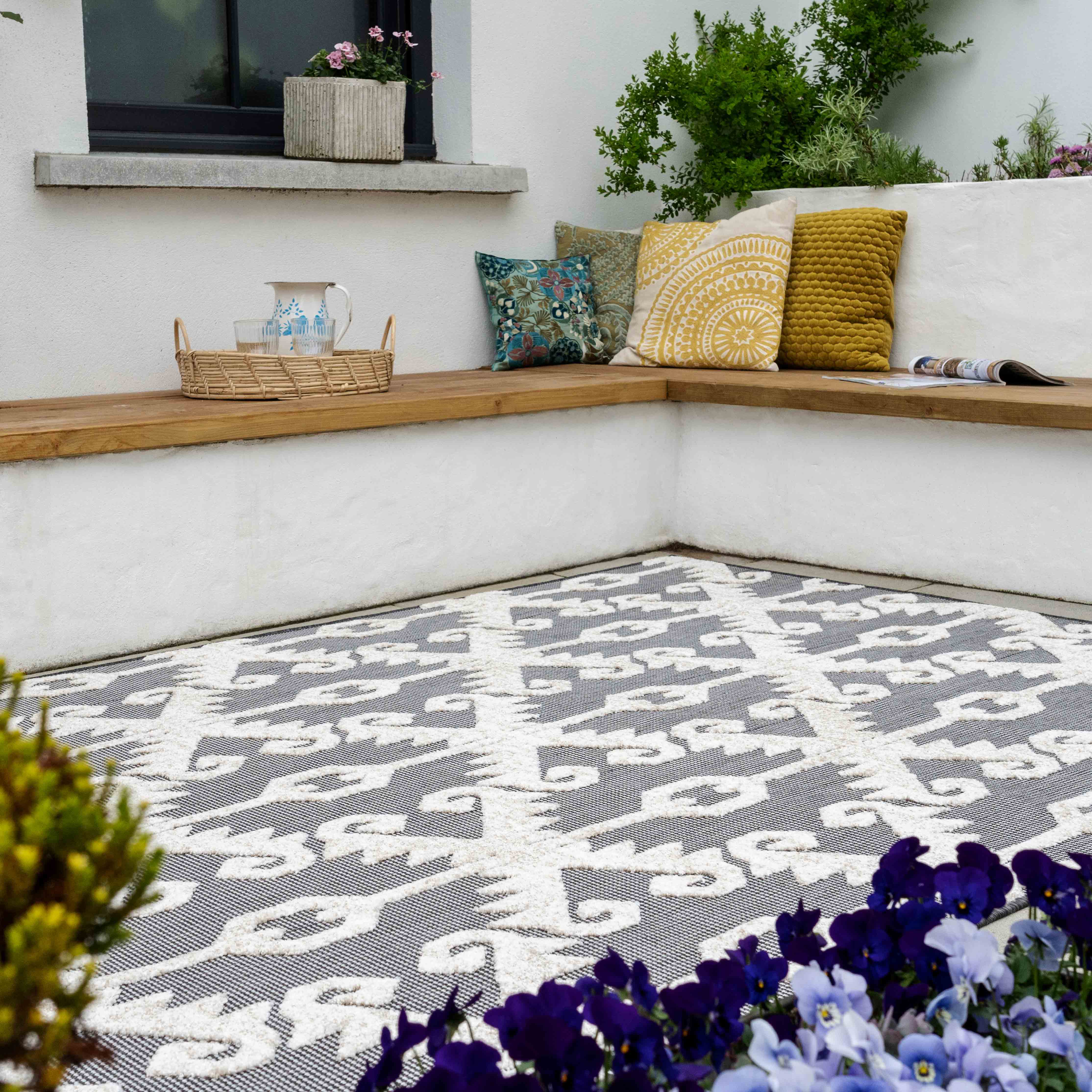 Soft Black Elegant Trellis Weatherproof Outdoor Runner Rug Runner