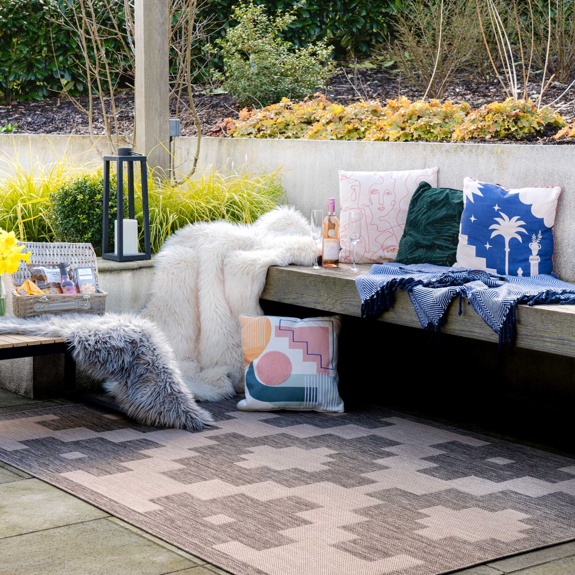 Top 5 Summer Garden Transformations Kukoon Rugs Online
