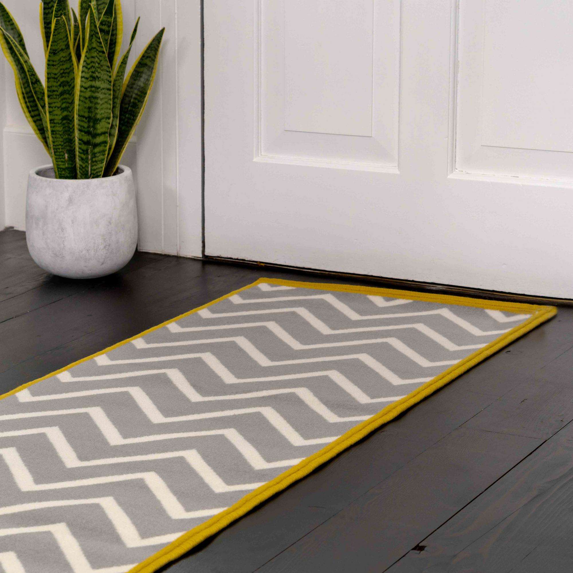 Grey Chevron Bordered Rug