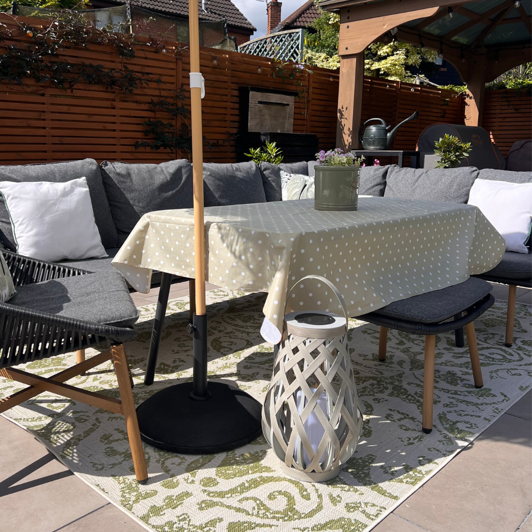 Green Floral Motif Outdoor Rug - Lanark