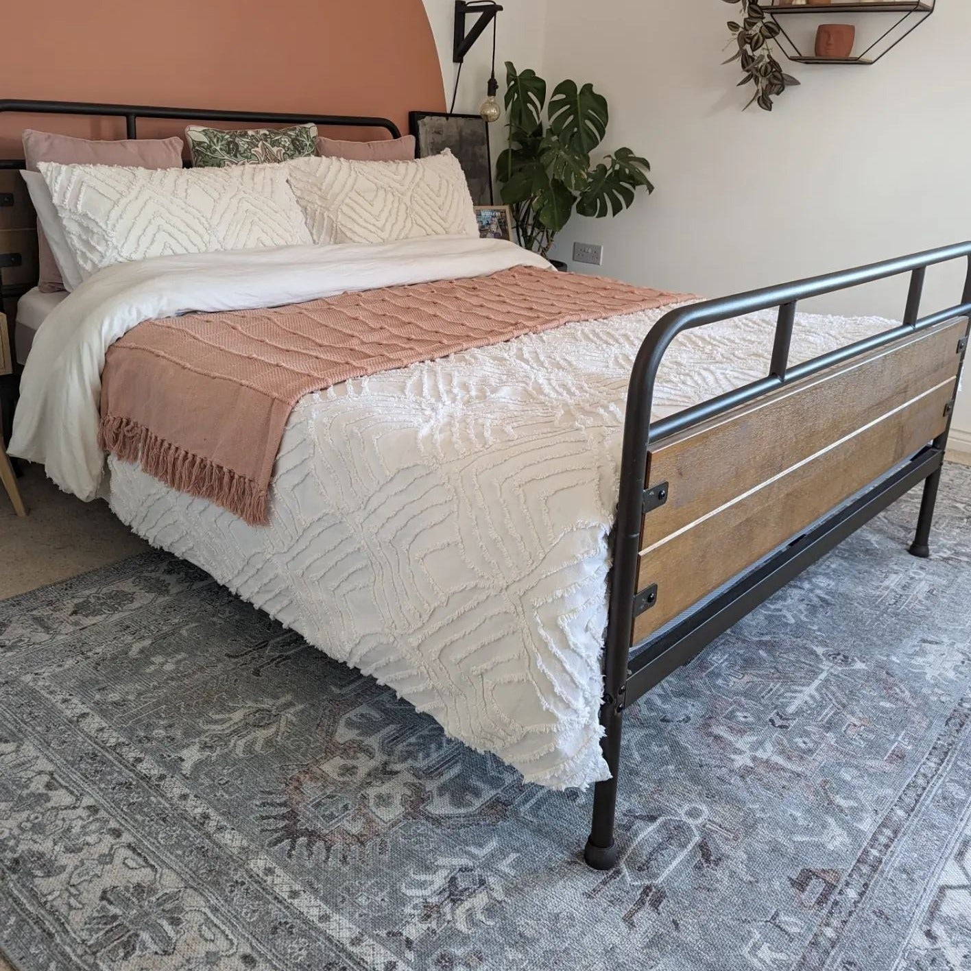 Flatwoven Washable Distressed Grey Bordered Rug - Grand