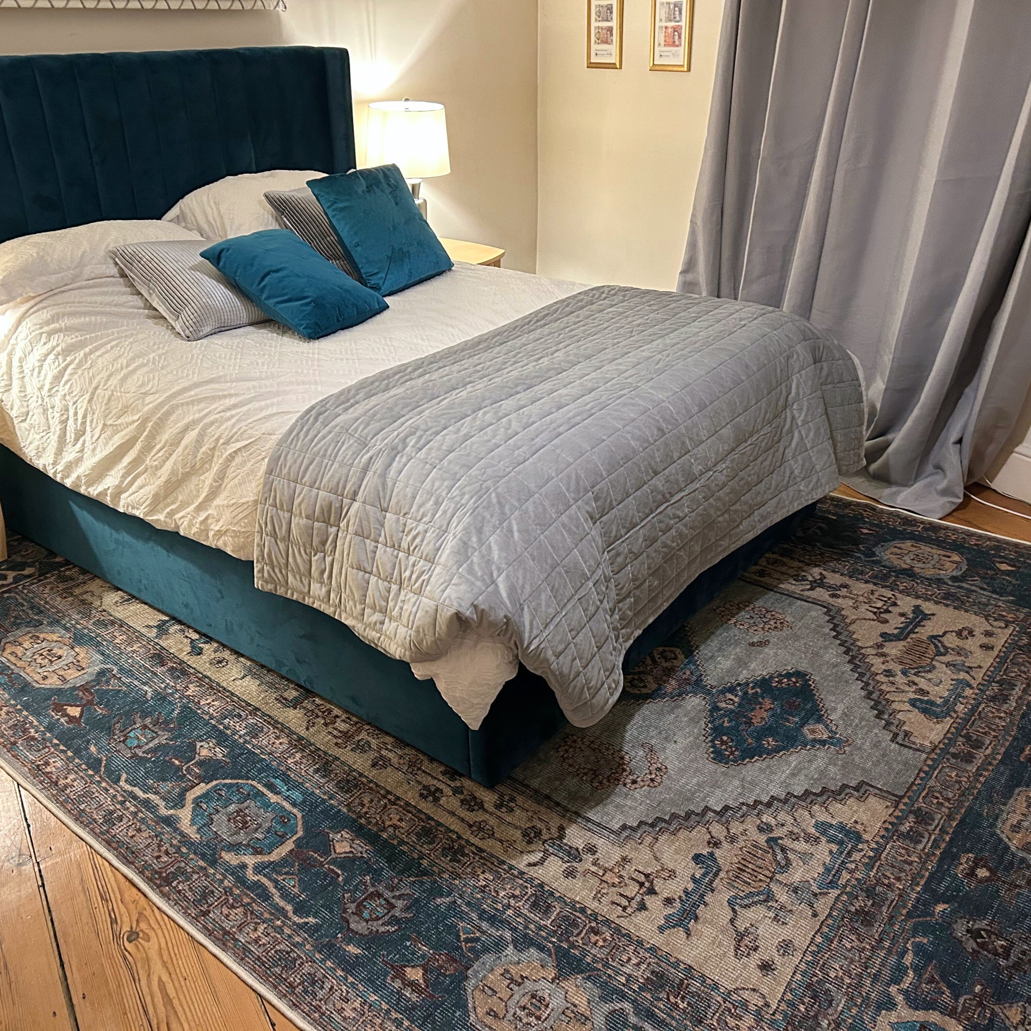 Flatwoven Washable Distressed Teal Bordered Rug - Cyrus