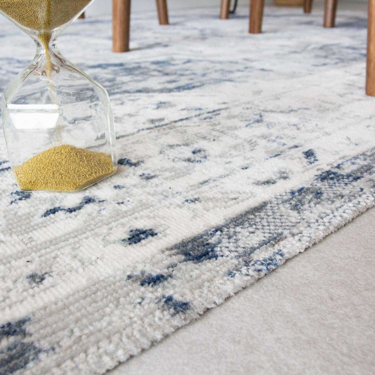 Blue Traditional Distressed Flat Low Pile Room Rug