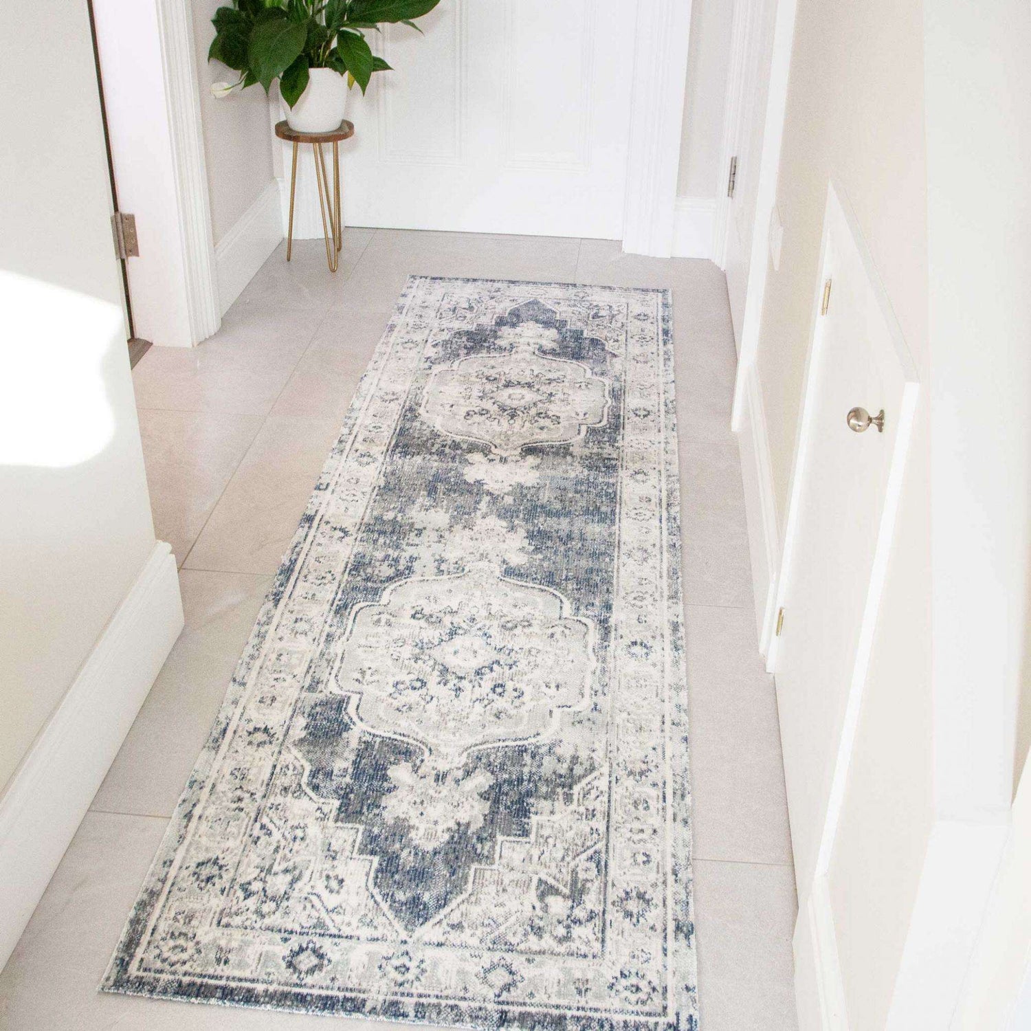 Blue Traditional Distressed Flat Low Pile Room Rug