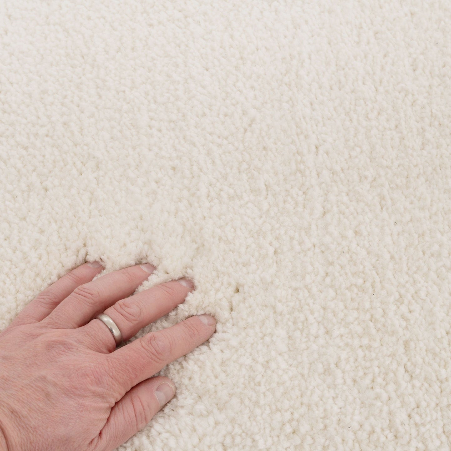 Premium Cream Shaggy Rug - Lace