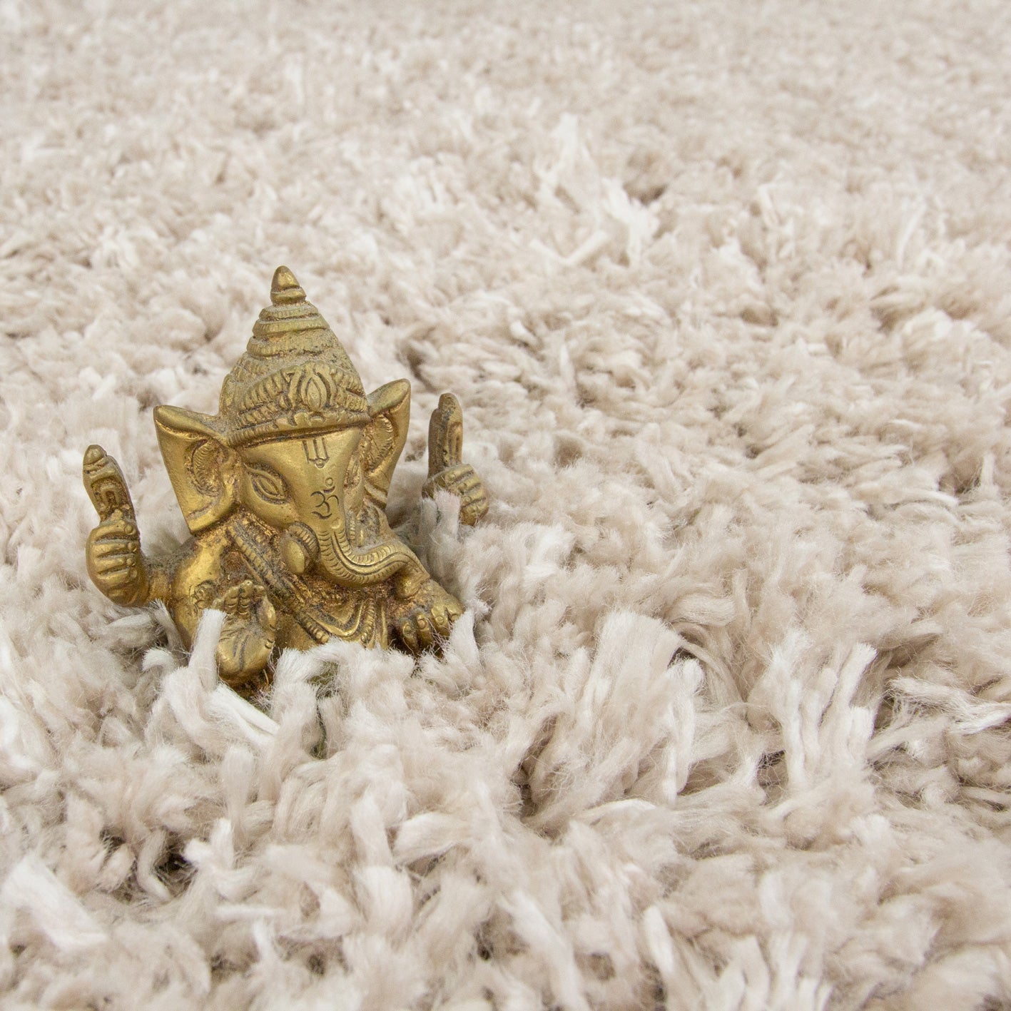 Super Soft Luxury Light Beige Shaggy Rug