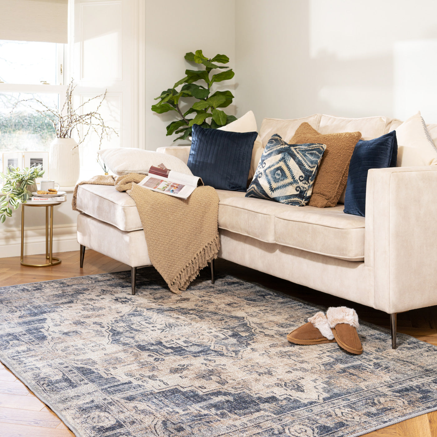 Washable Blue Traditional Rug - Kith