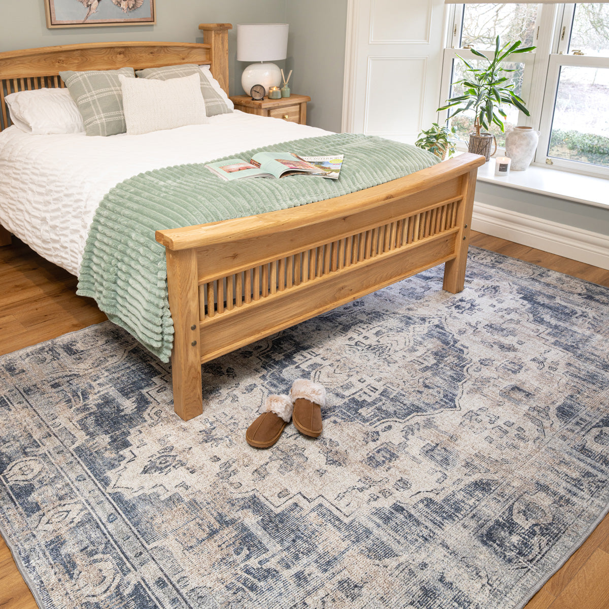 Washable Blue Traditional Rug - Kith