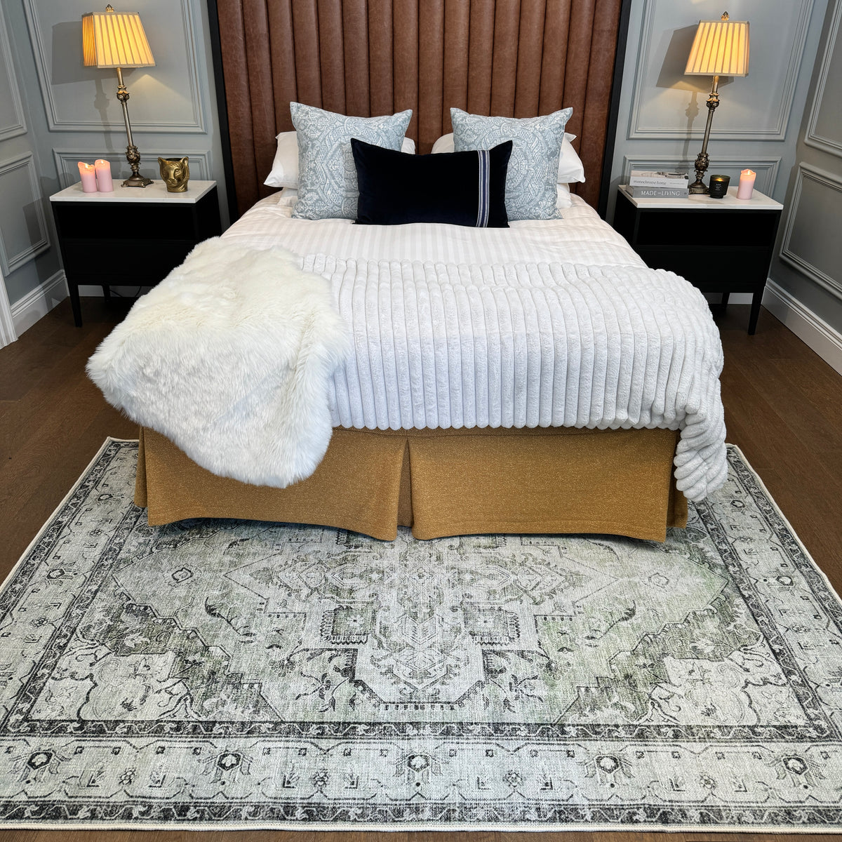 Flatwoven Washable Light Green Bordered Area Rug - Rumi