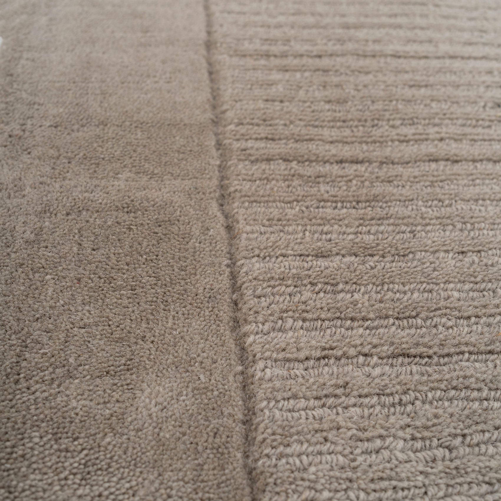 Grey Bordered Wool Rug - Olann Grey