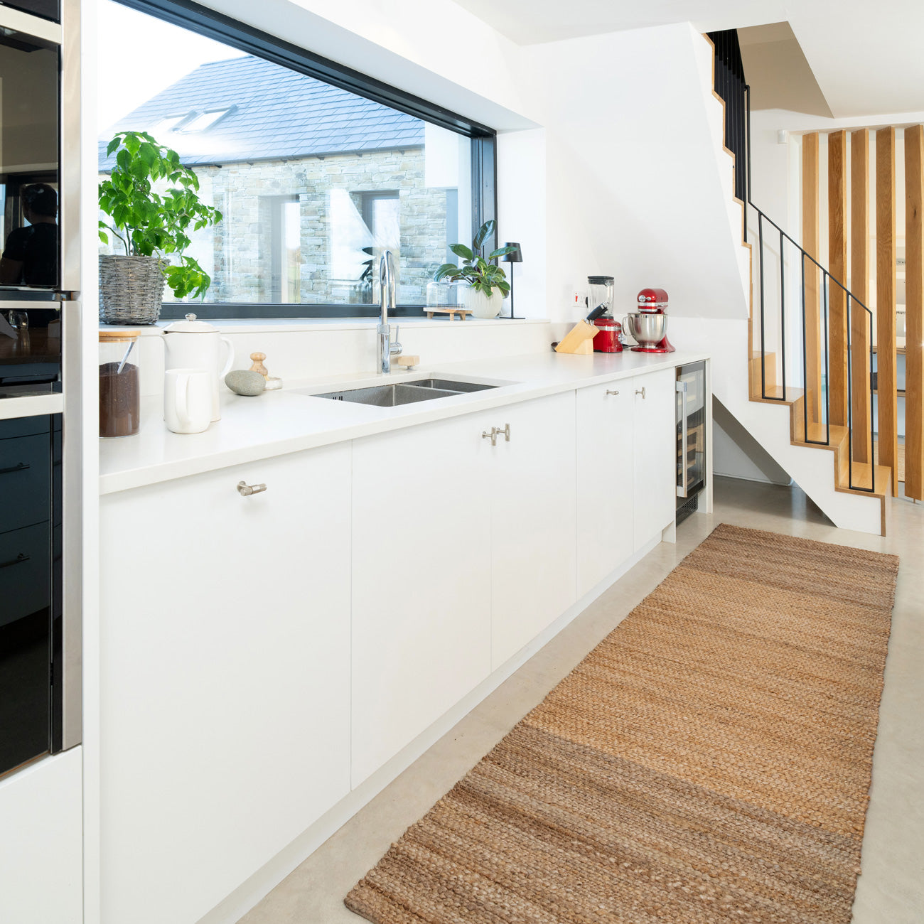 Handwoven Brown Jute Border Runner - Alma