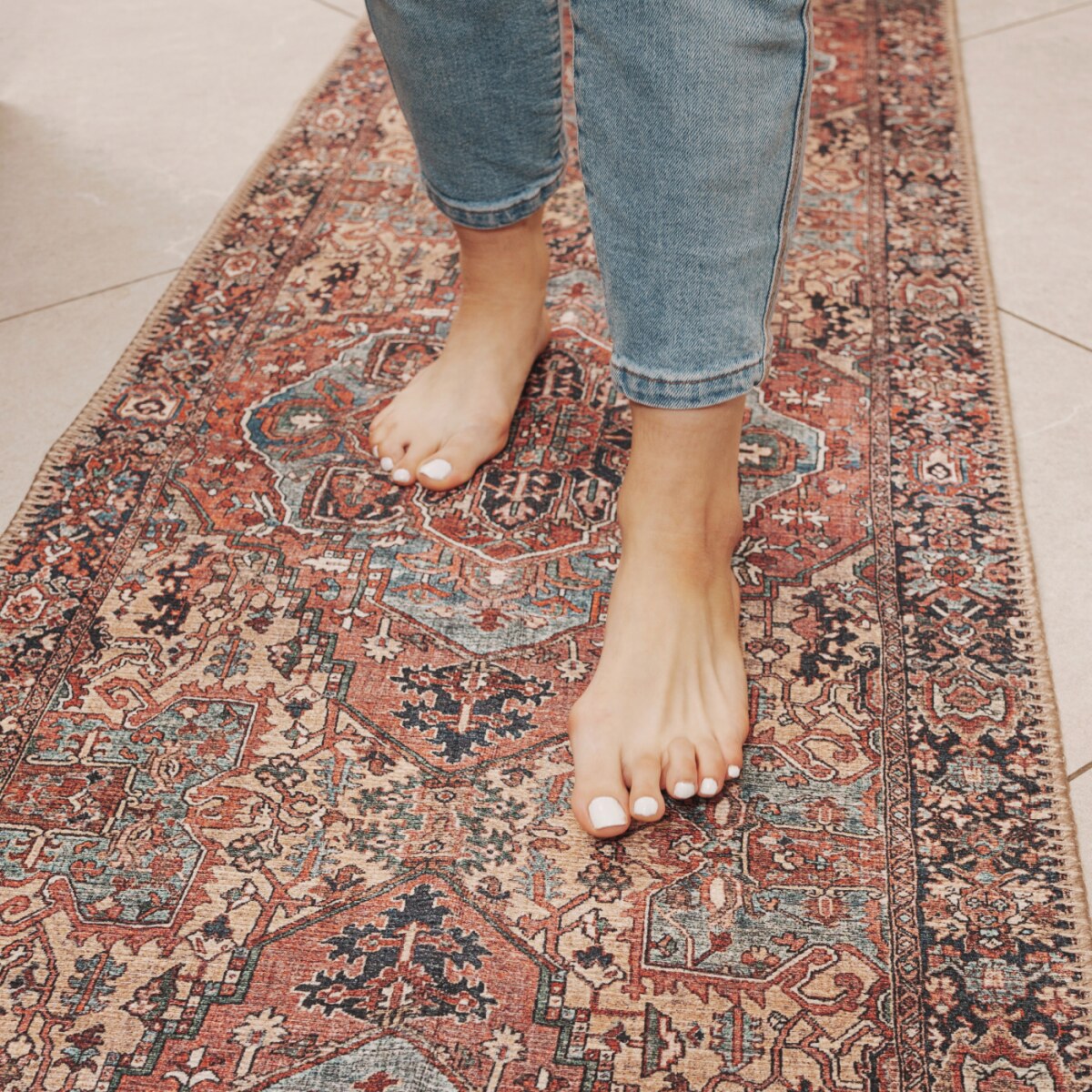 Flatwoven Washable Red Distressed Traditional Rug - Savanna