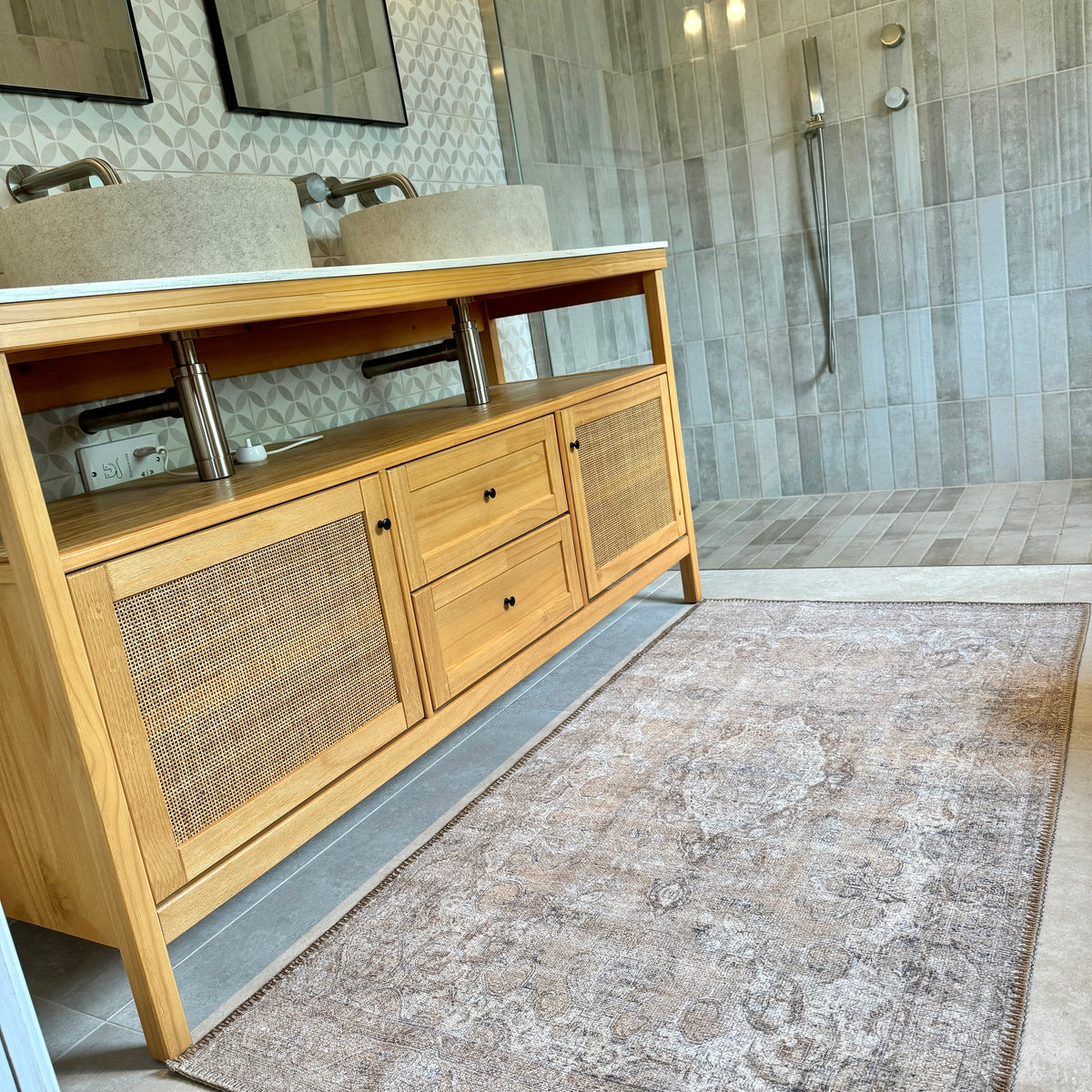 Flatwoven Washable Traditional Distressed Beige Rug - Zoe