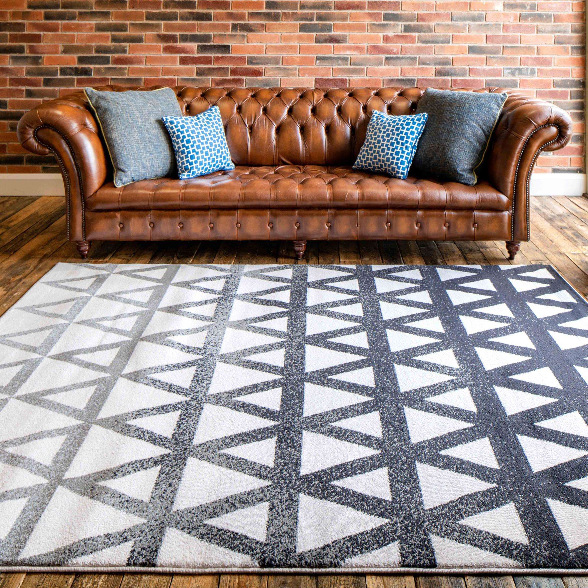 Modern Grey Geometric Triangle Living Room Rug