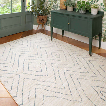 Cosy Soft Chevron Beige Moroccan Berber Bedroom Rug