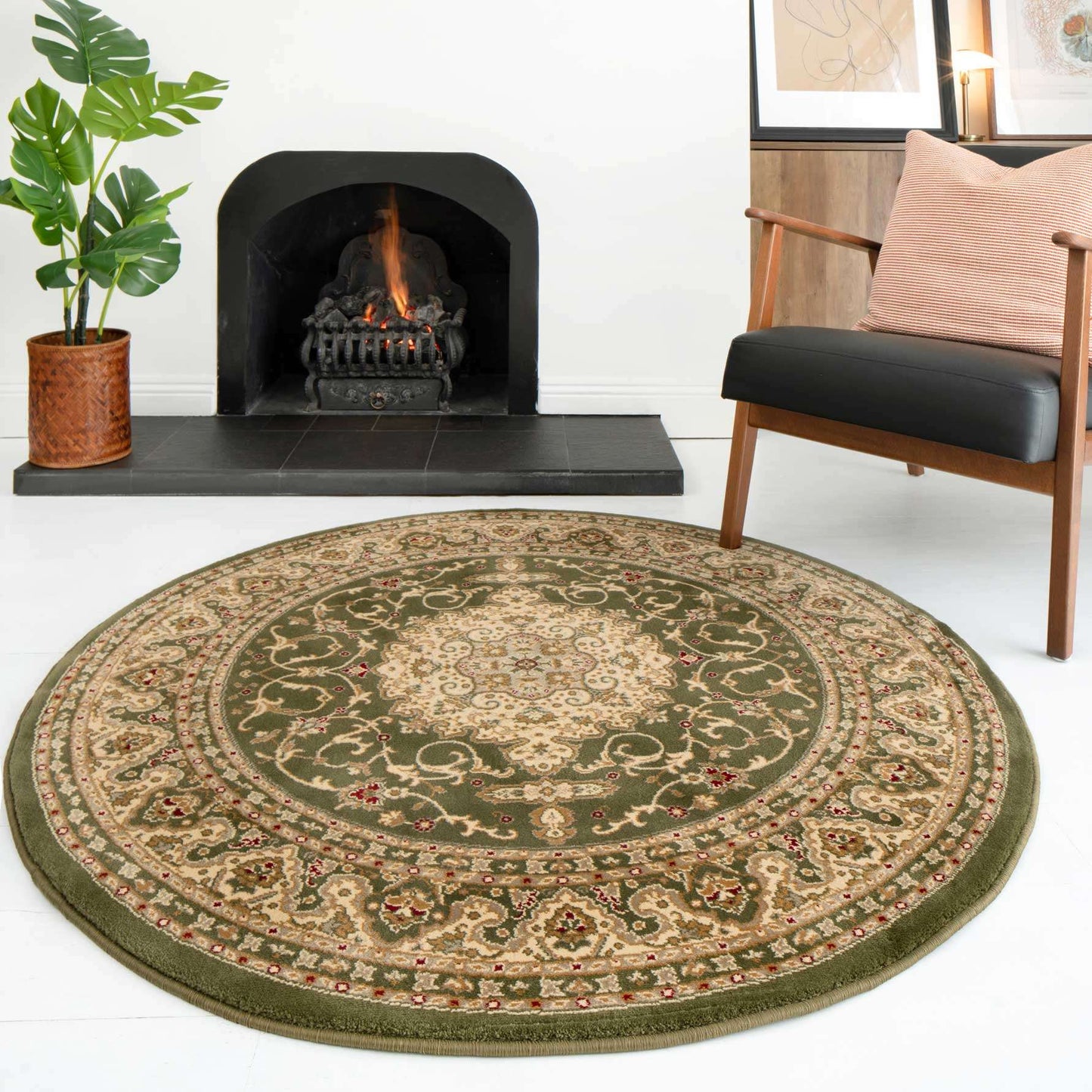 Traditional Green Bordered Round Rug