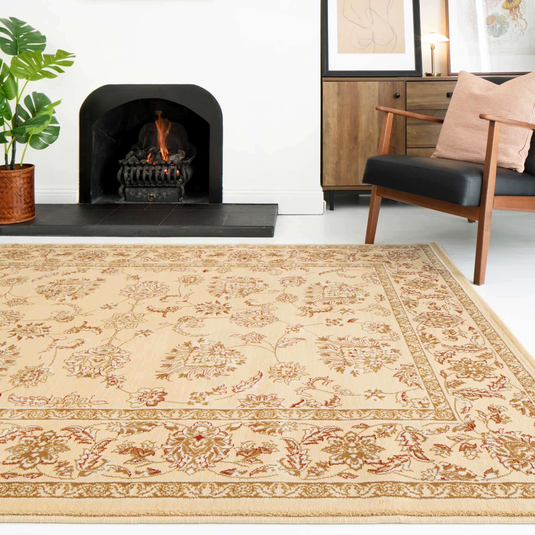Traditional Cream Motif Bordered Rug