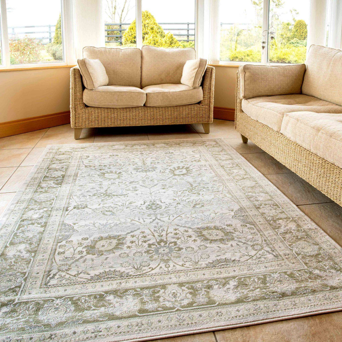 Vintage Traditional Green Floral Living Room Rug
