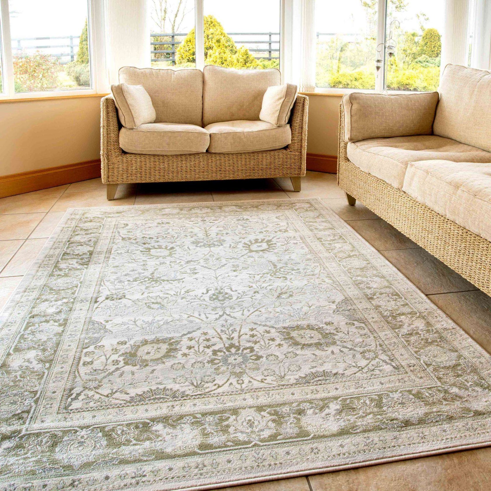 Vintage Traditional Green Floral Living Room Rug | Living Room Rugs ...