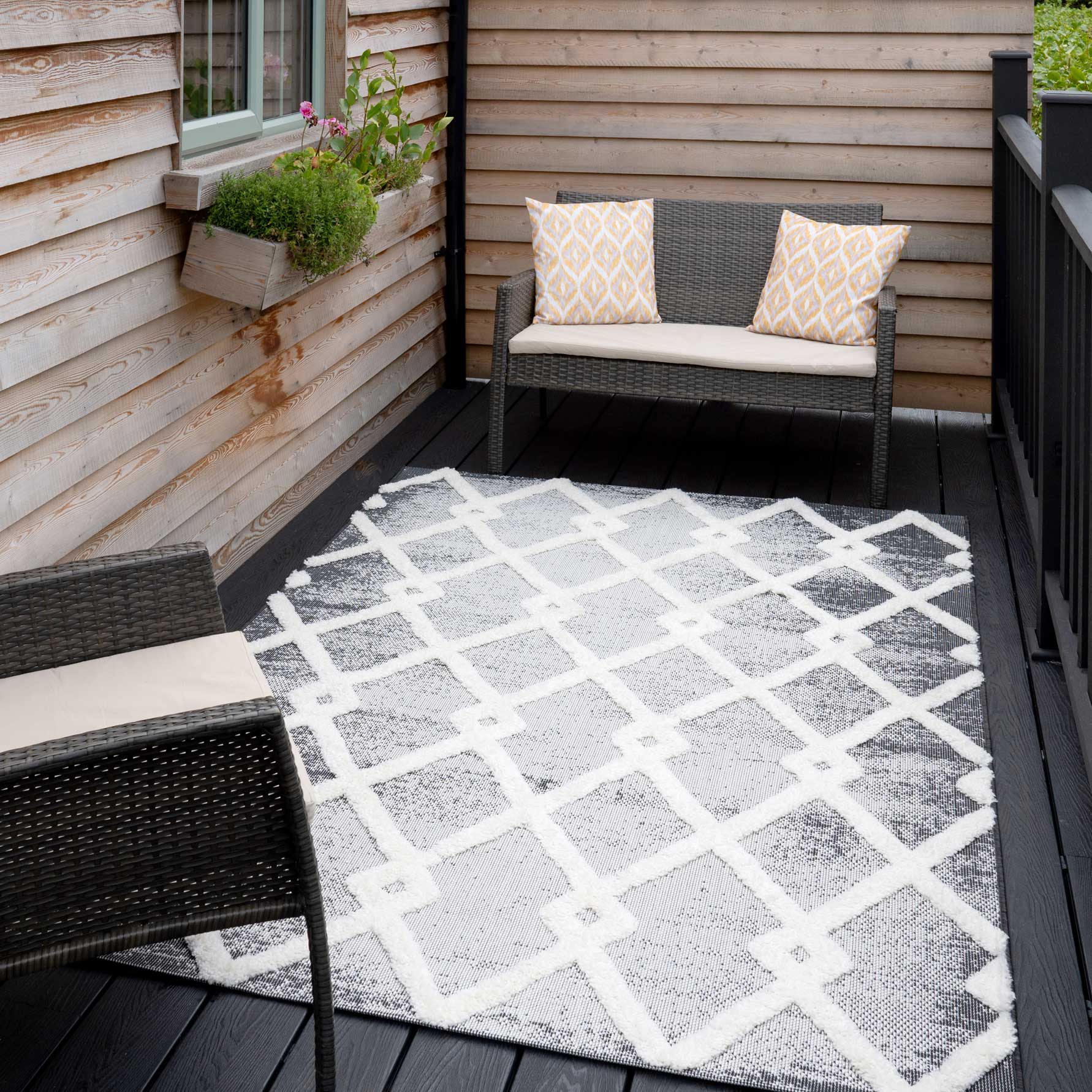 Grey Textured Trellis Indoor Outdoor Rug