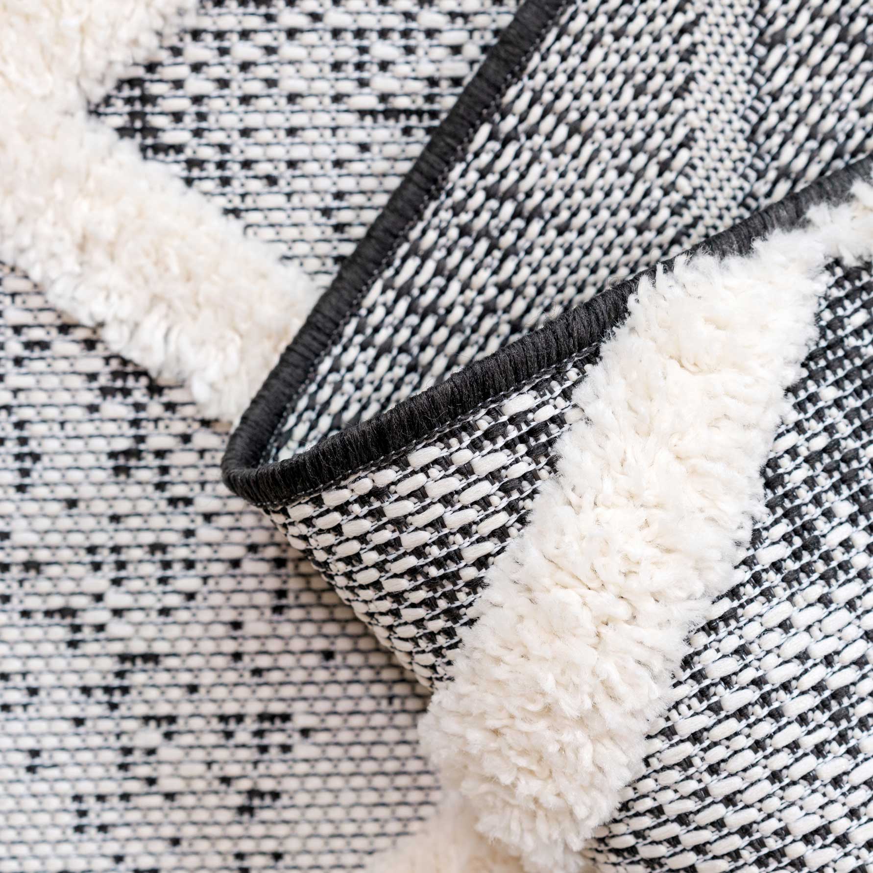 Grey Textured Trellis Indoor Outdoor Rug