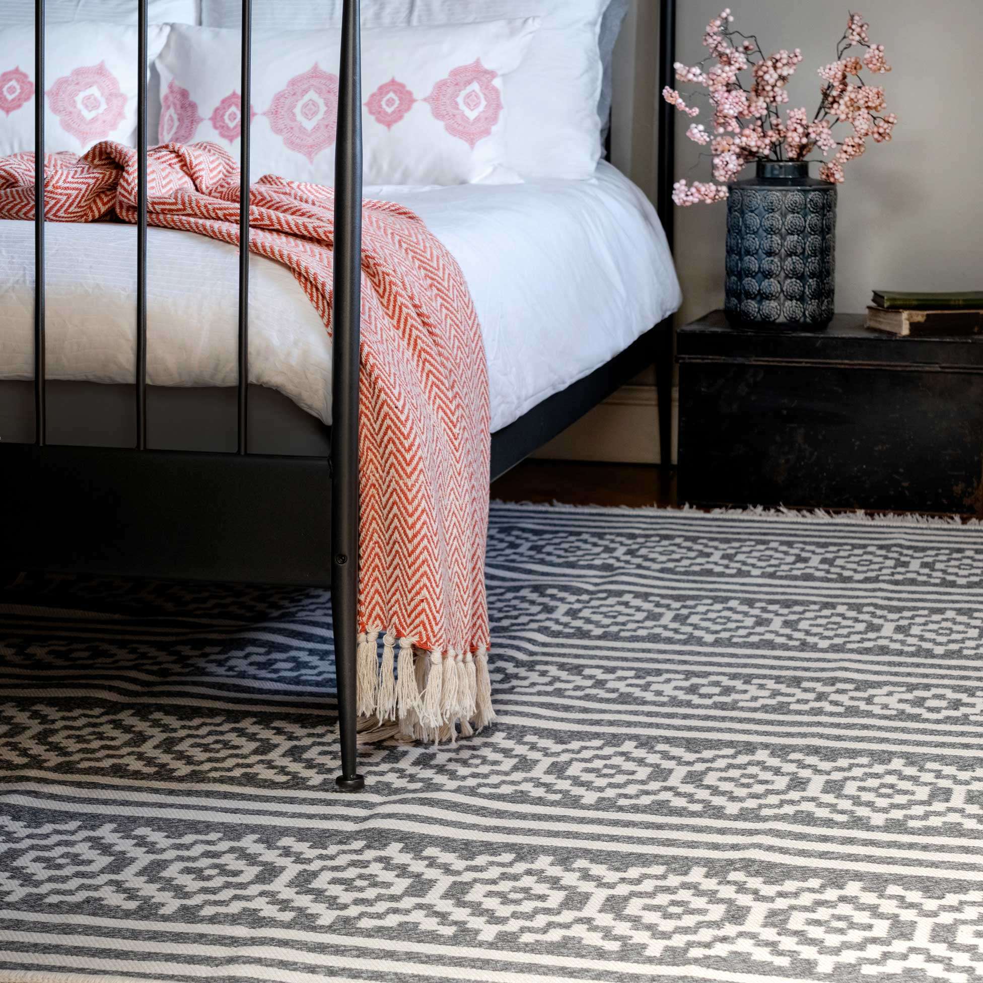 Reversible Cotton Grey Aztec Motif Rug