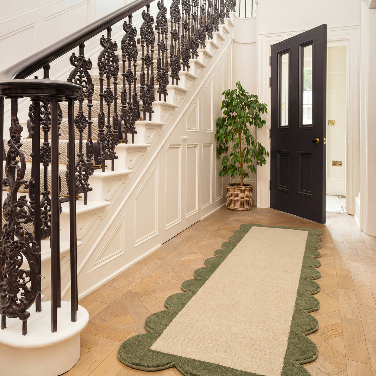 Earthy Green Scalloped Border Runner Rug - Sora