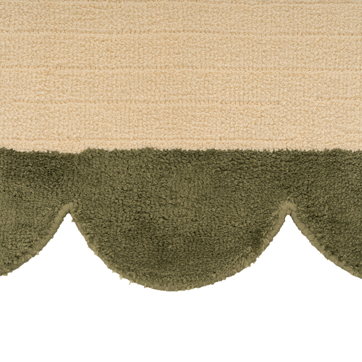 Earthy Green Scalloped Border Runner Rug - Sora