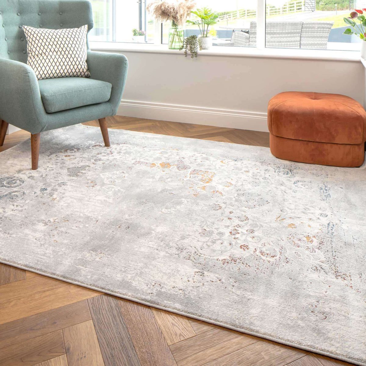 Ornate Soft Grey Distressed Medallion Living Room Rug