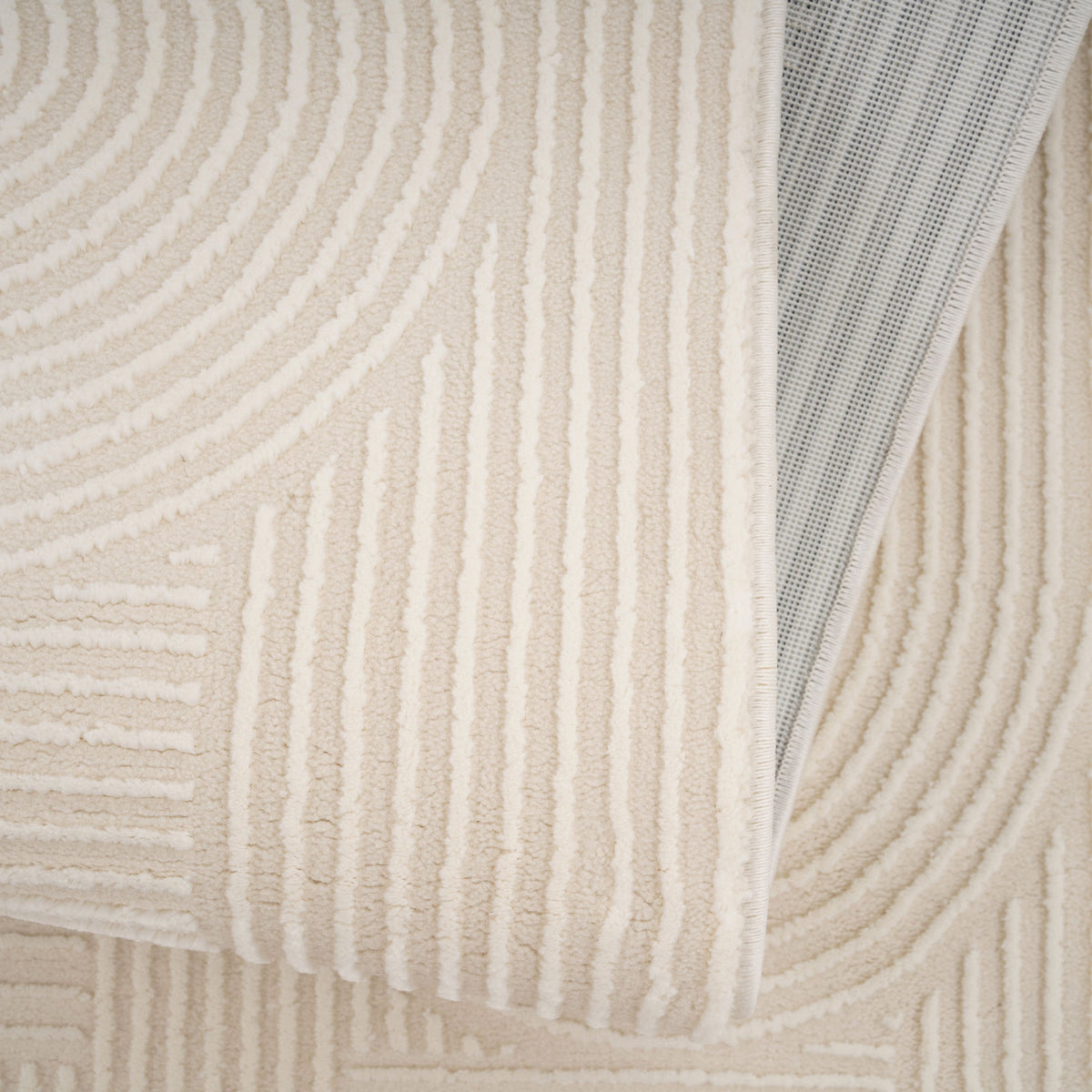 Luxury Retro Cream Rug - Escape