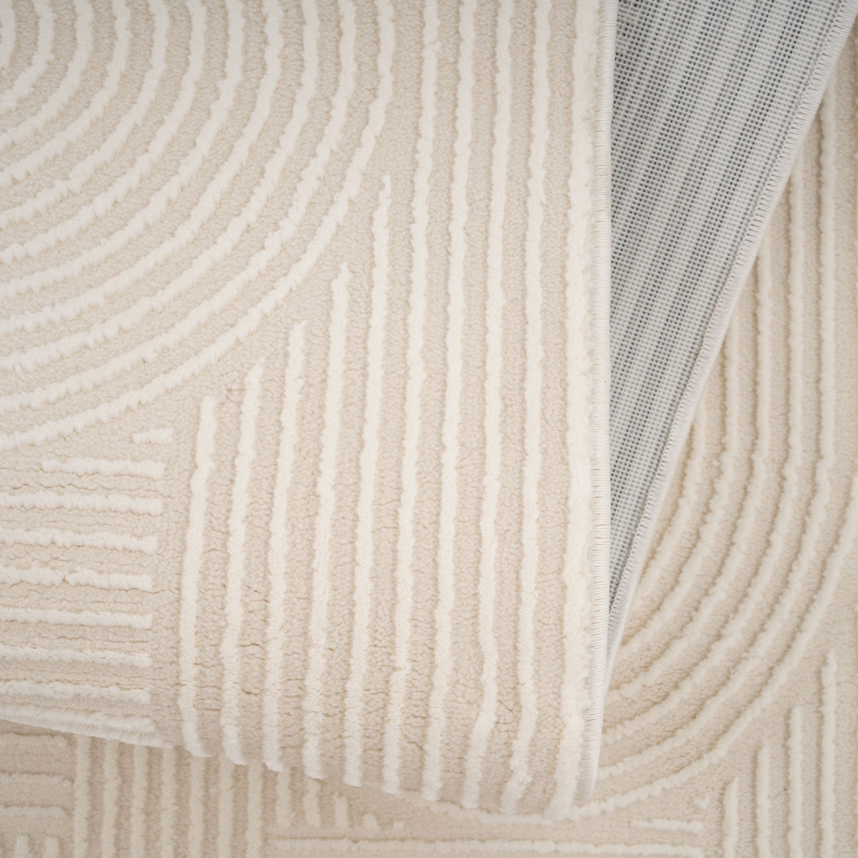 Luxury Retro Cream Rug - Escape