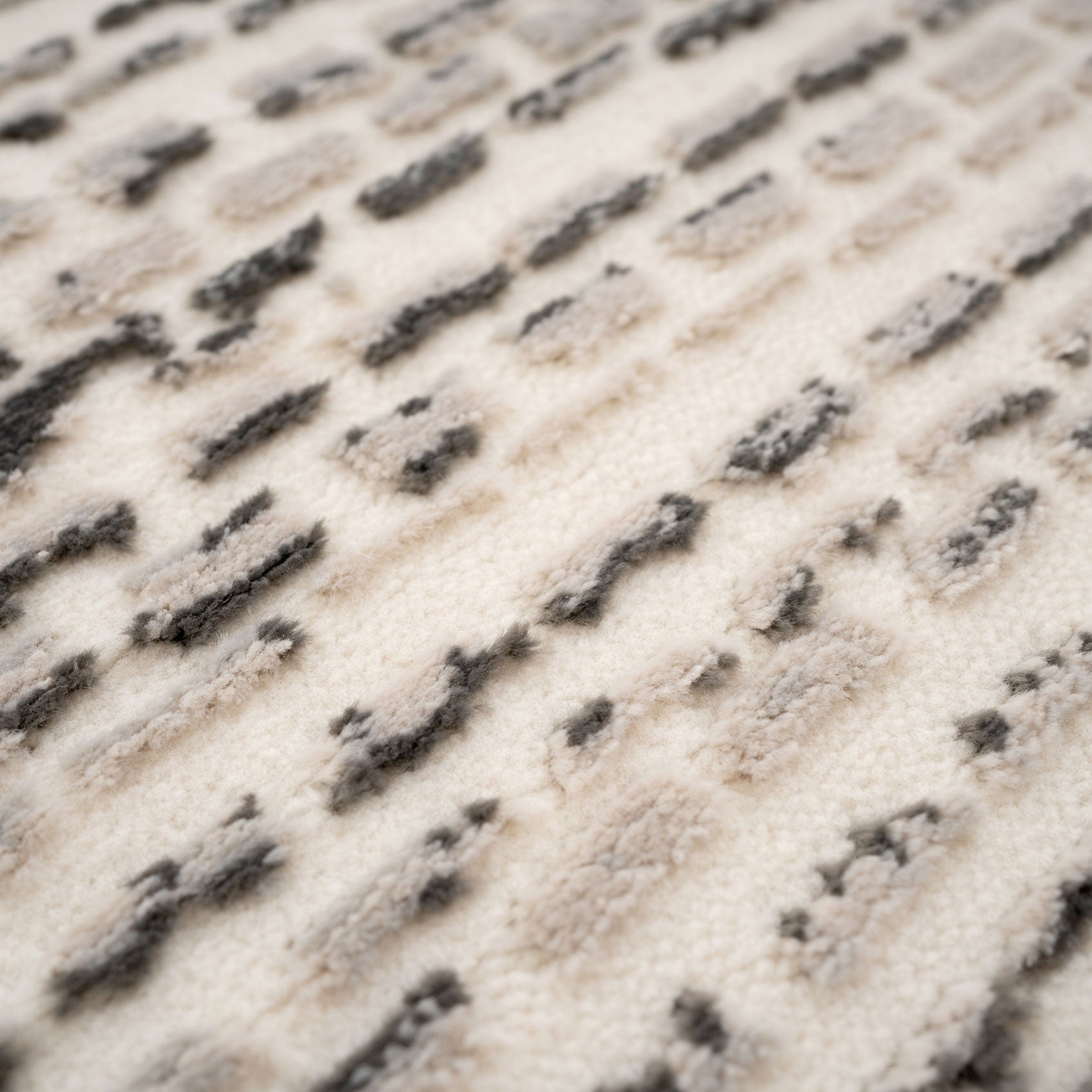 Luxury Chic Grey Rug - Rest