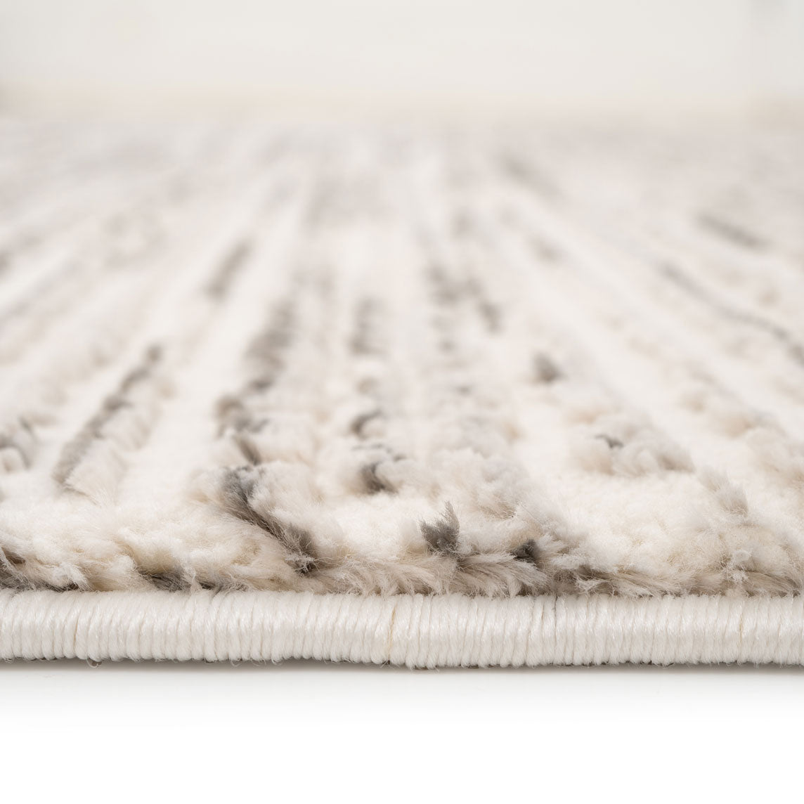 Luxury Chic Grey Runner - Rest