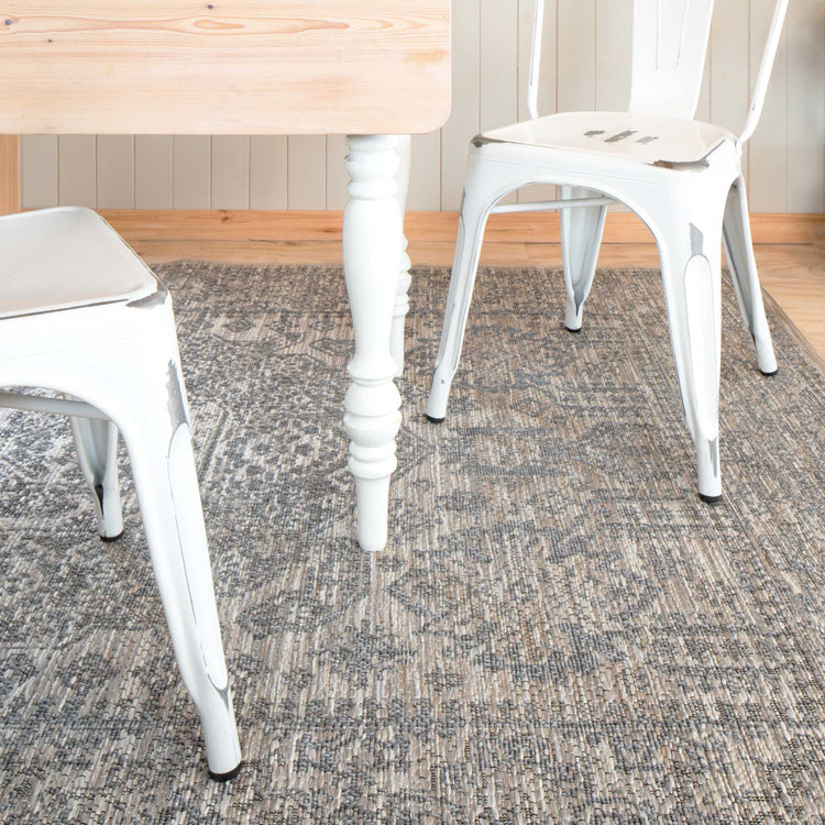 Traditional Textured Flatweave Area Rug