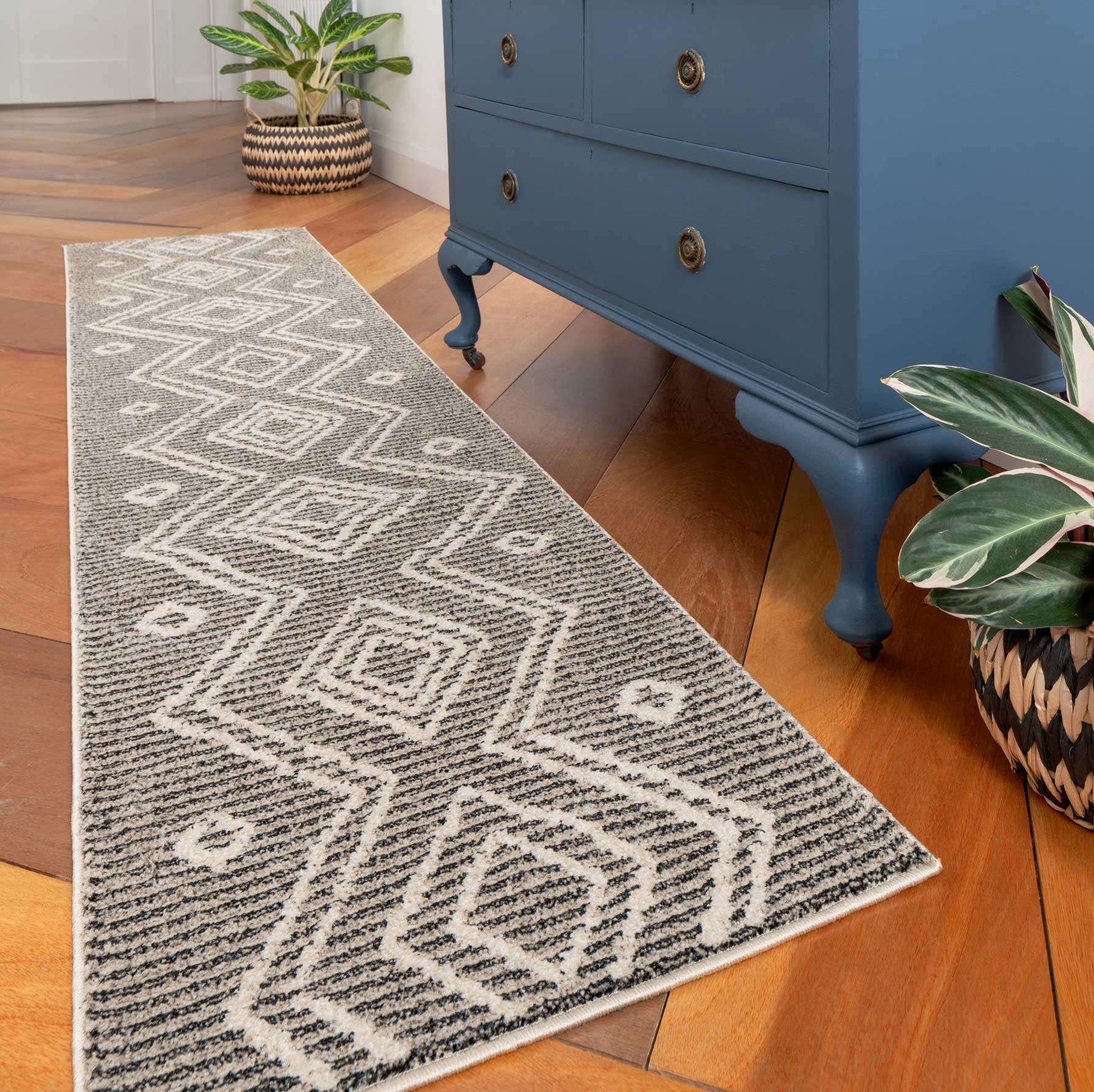 Cosy Soft Underfoot Grey Moroccan Berber Bedroom Rug