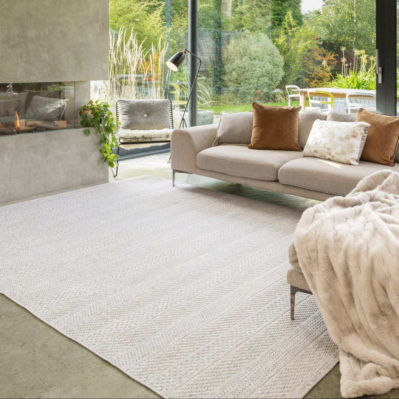 Washable Grey Bobbled Scandi Rug - Evie