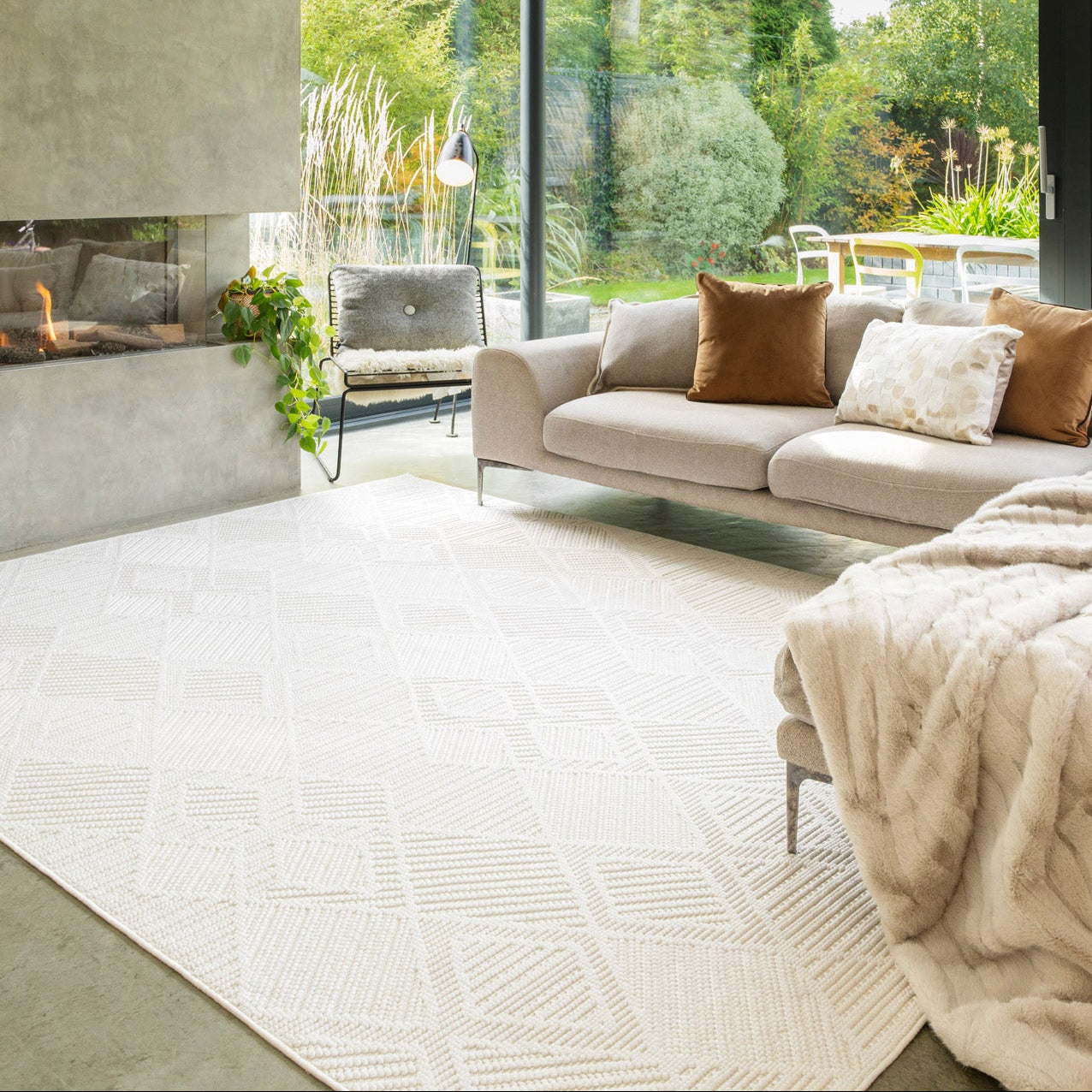 Washable Bobbled Cream Diamond Rug - Leah