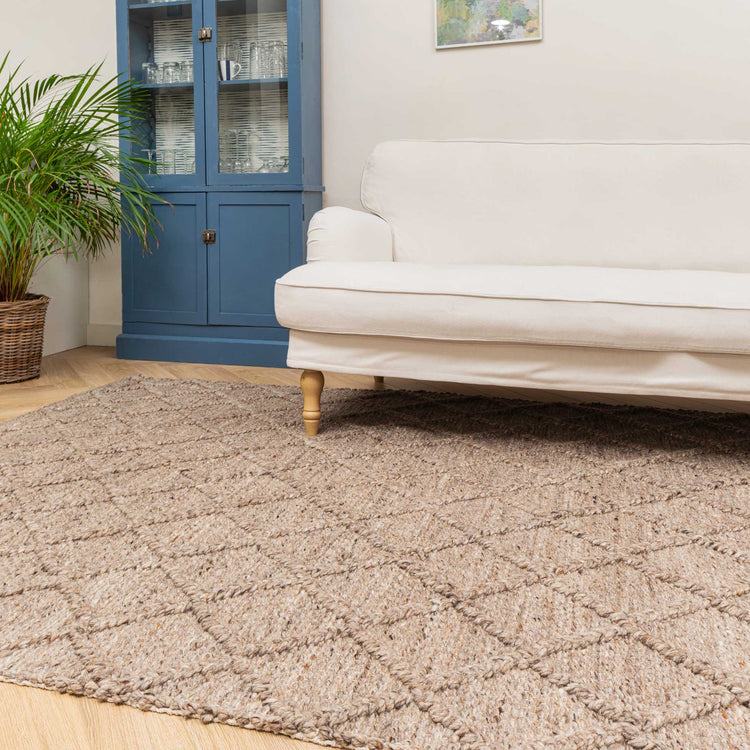 Handmade Beige Trellis Wool Area Rug