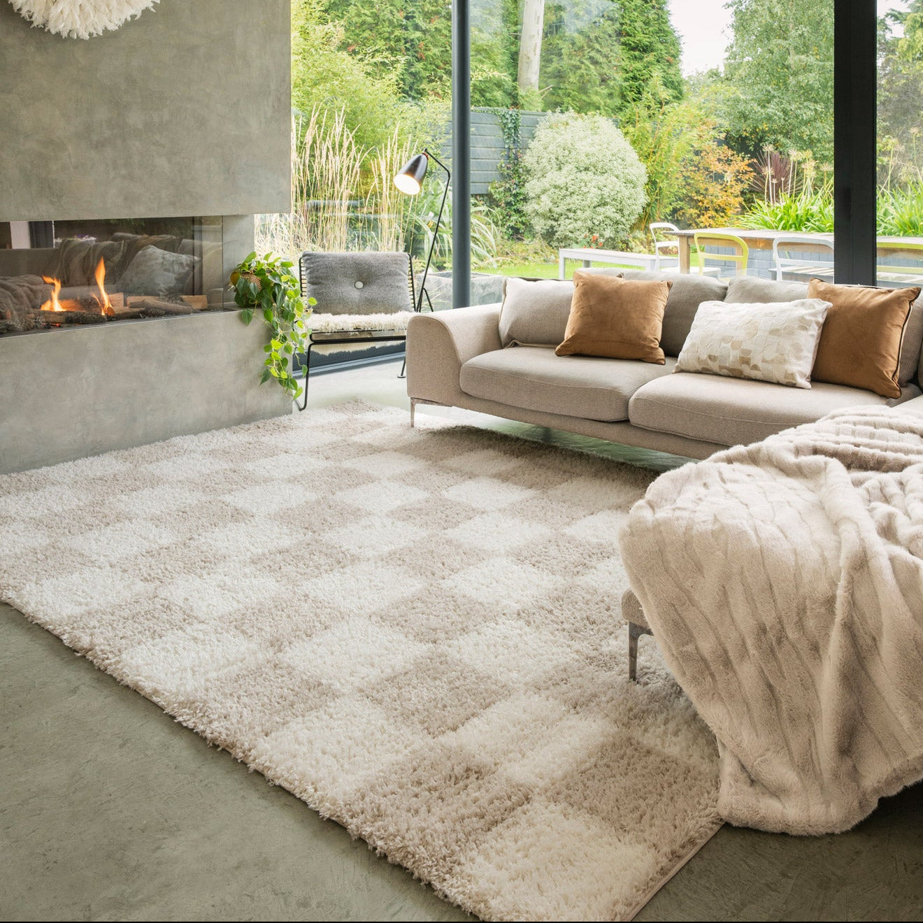 Soft Beige Checkerboard Shaggy Rug - Konnie