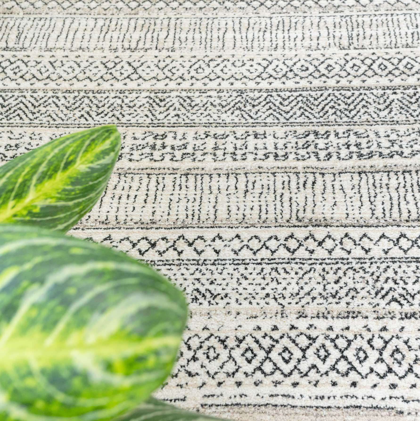 Cosy Soft Underfoot Grey Tribal Moroccan Berber Bedroom Rug